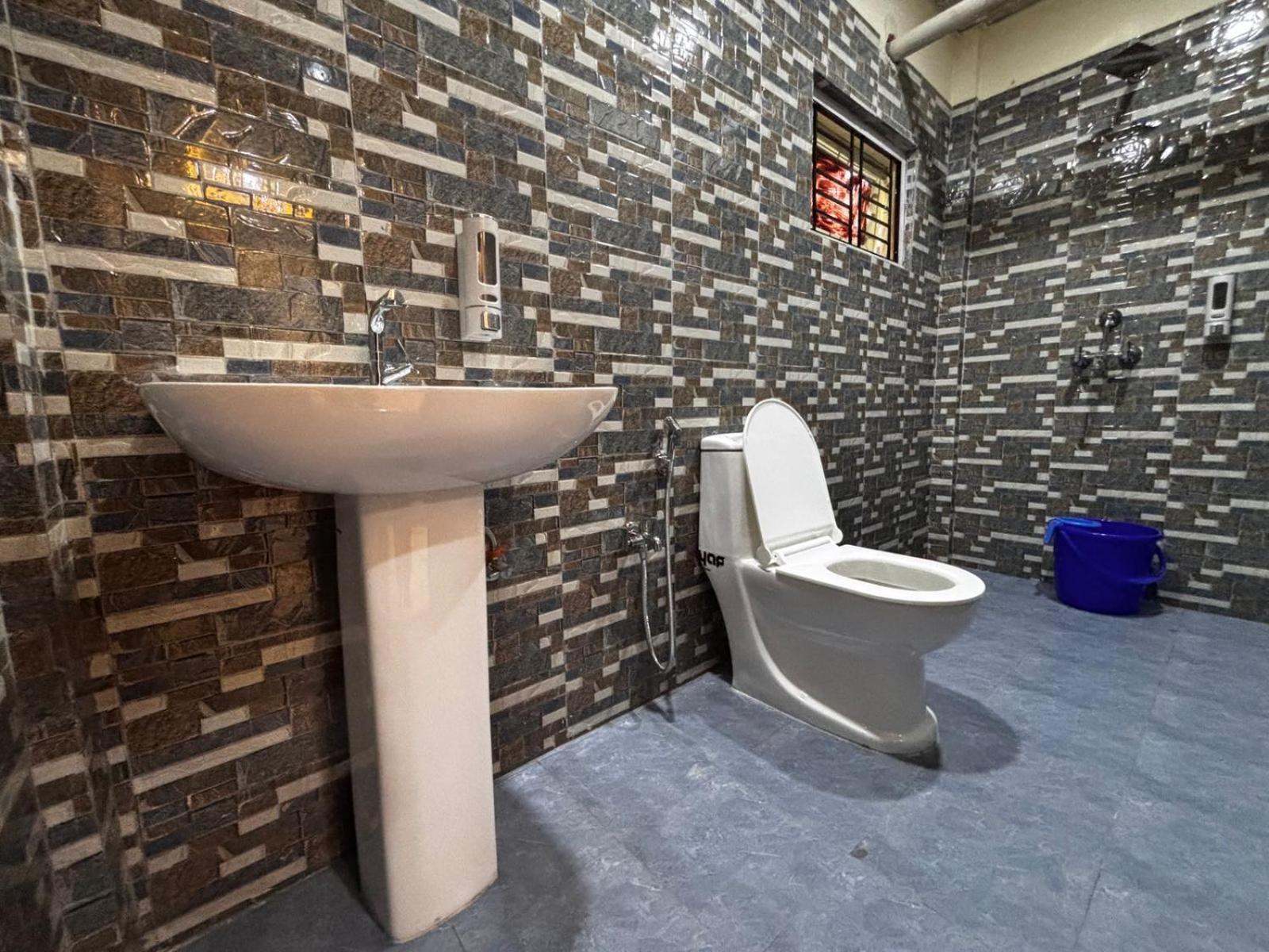 The Gulmohar Inn Guwahati Ngoại thất bức ảnh